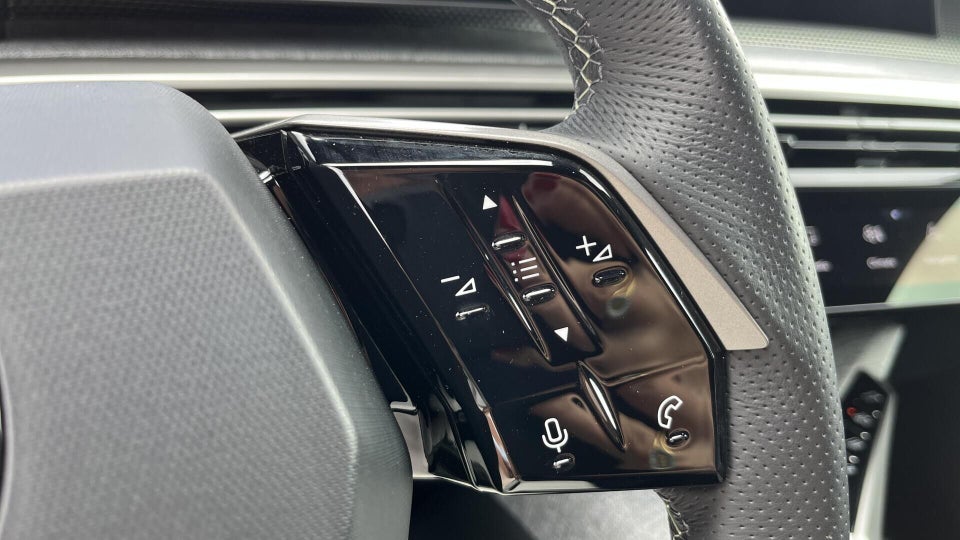 Peugeot e-5008 77 GT 7prs 5d