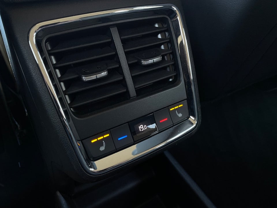 Skoda Enyaq 80 iV Loft 5d