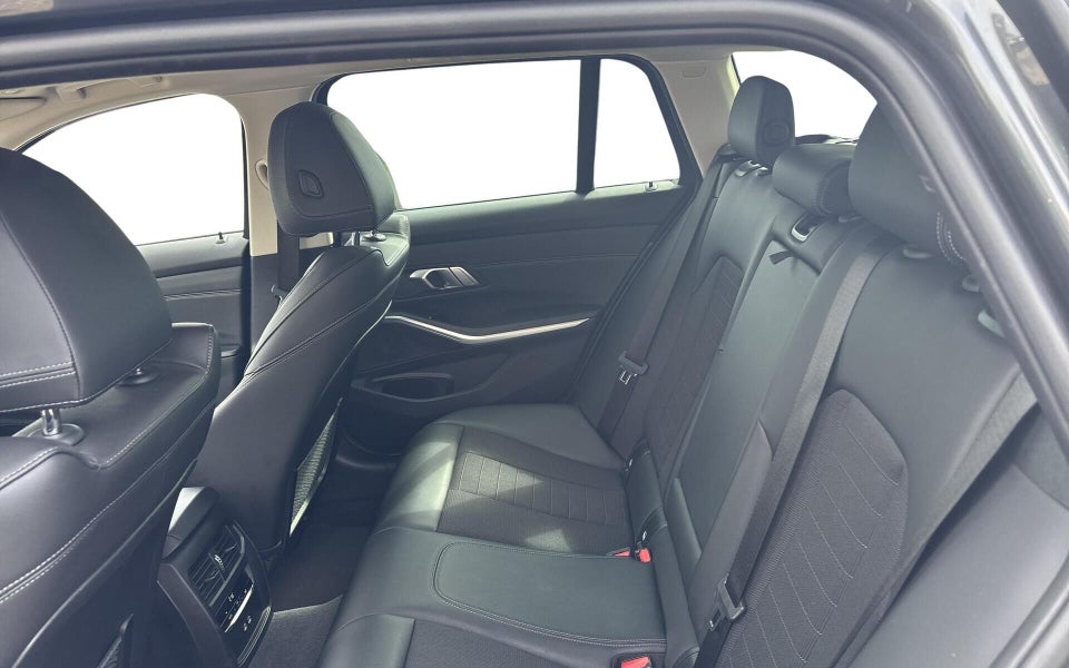 BMW 330e 2,0 Touring Sport Line aut. 5d