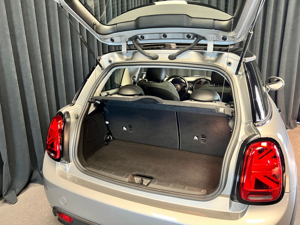 MINI Cooper SE Classic Trim 3d