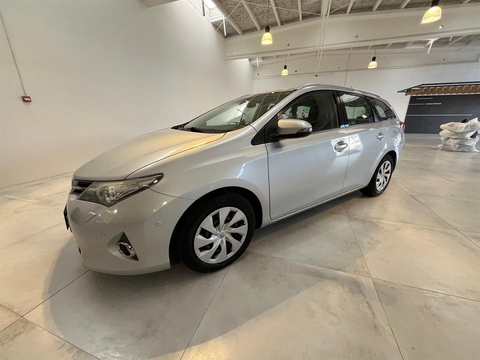 Toyota Auris 1,6 T2+ Touring Sports 5d