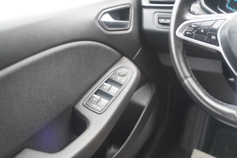 Renault Clio V 1,6 E-Tech Intens 5d