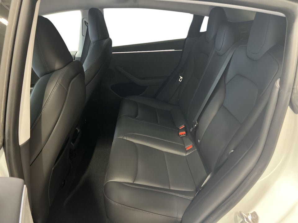 Tesla Model 3 Long Range AWD 4d