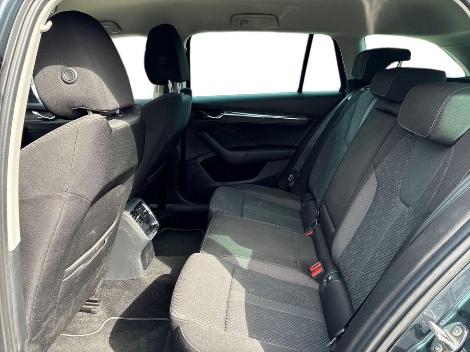 Skoda Octavia 1,4 TSi iV Plus Combi DSG 5d