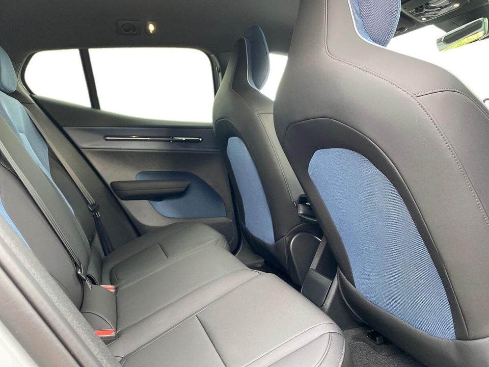 Volvo EX30 Extended Range Core 5d