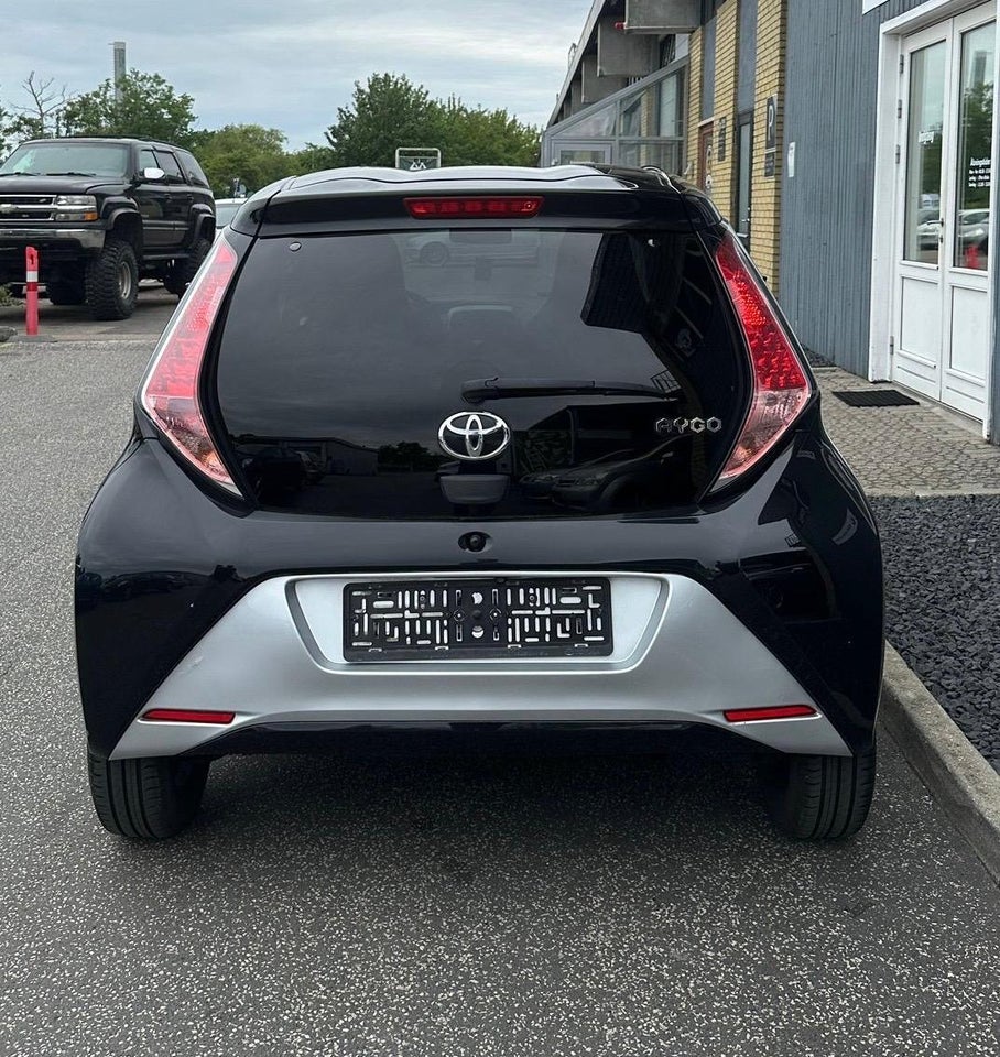 Toyota Aygo 1,0 VVT-i x-black II x-shift 5d