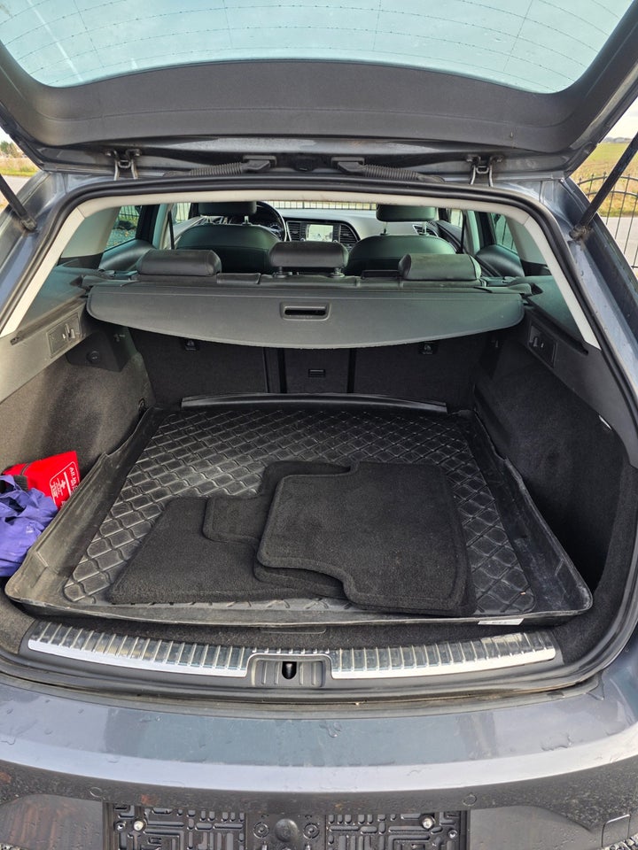 Seat Leon 1,6 TDi 110 Style Barcelona ST 5d