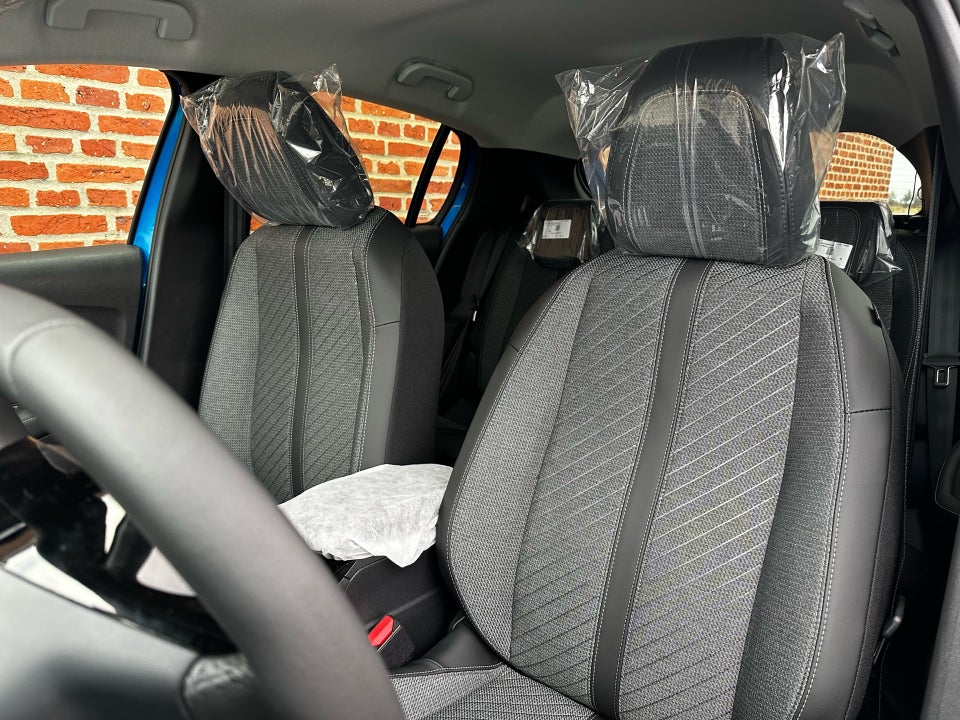 Peugeot 208 1,2 PureTech 100 Allure 5d