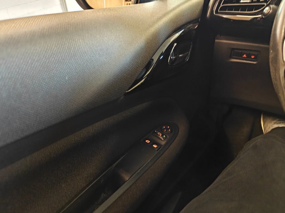 Citroën DS3 1,6 e-HDi 90 DStyle 3d