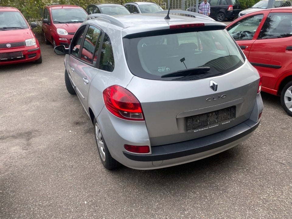 Renault Clio III 1,2 16V Avantage Sport Tourer 5d
