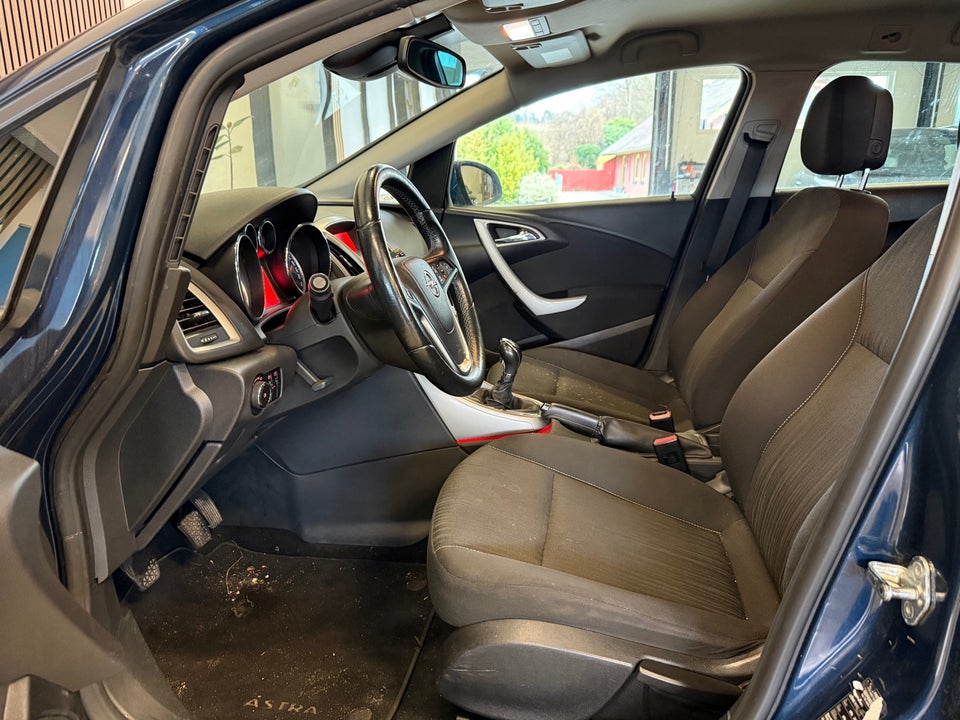 Opel Astra 1,7 CDTi 110 Enjoy Sports Tourer 5d