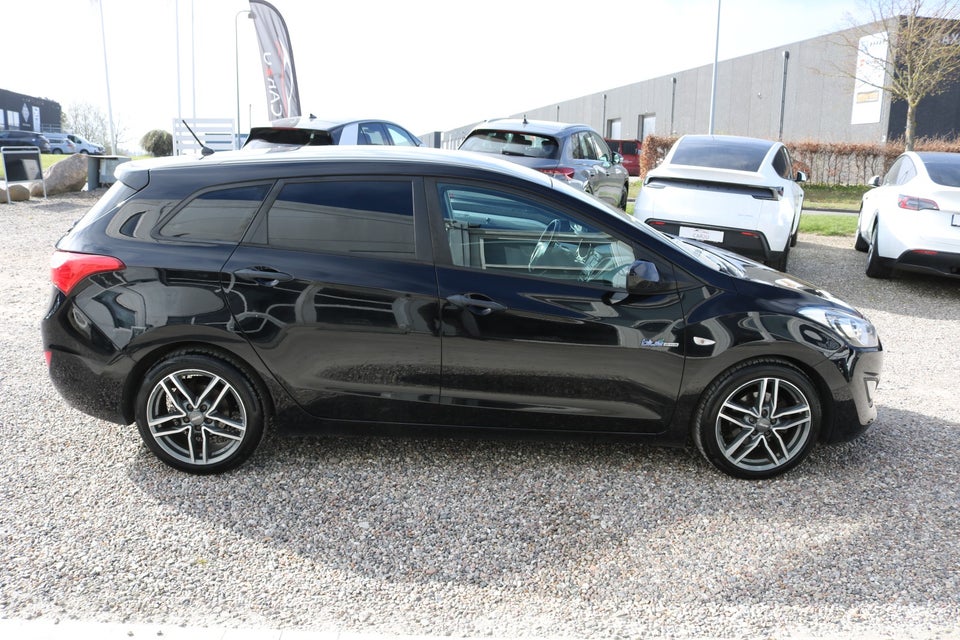 Hyundai i30 1,6 GDi XTR CW Eco 5d