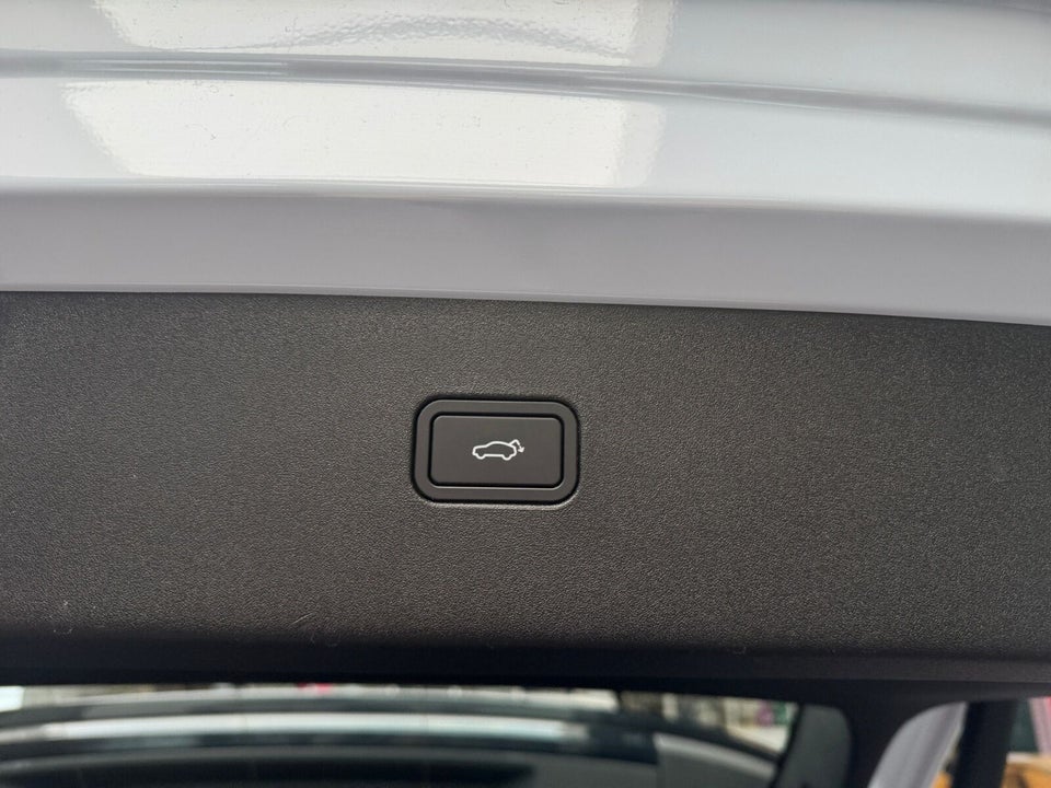Volvo EX30 Extended Range Plus 5d