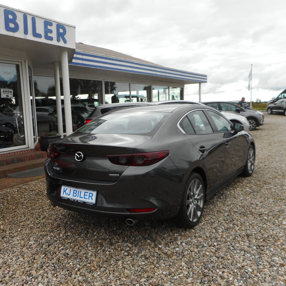 Mazda 3 1,8 SkyActiv-D 116 Sky 4d