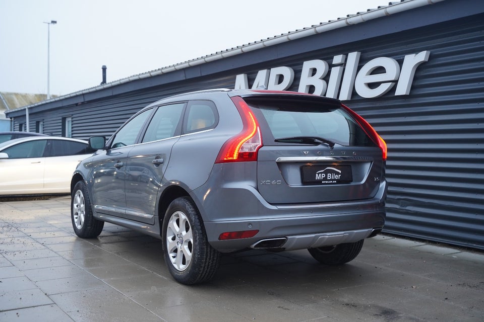 Volvo XC60 2,0 T5 245 Summum aut. Van 5d