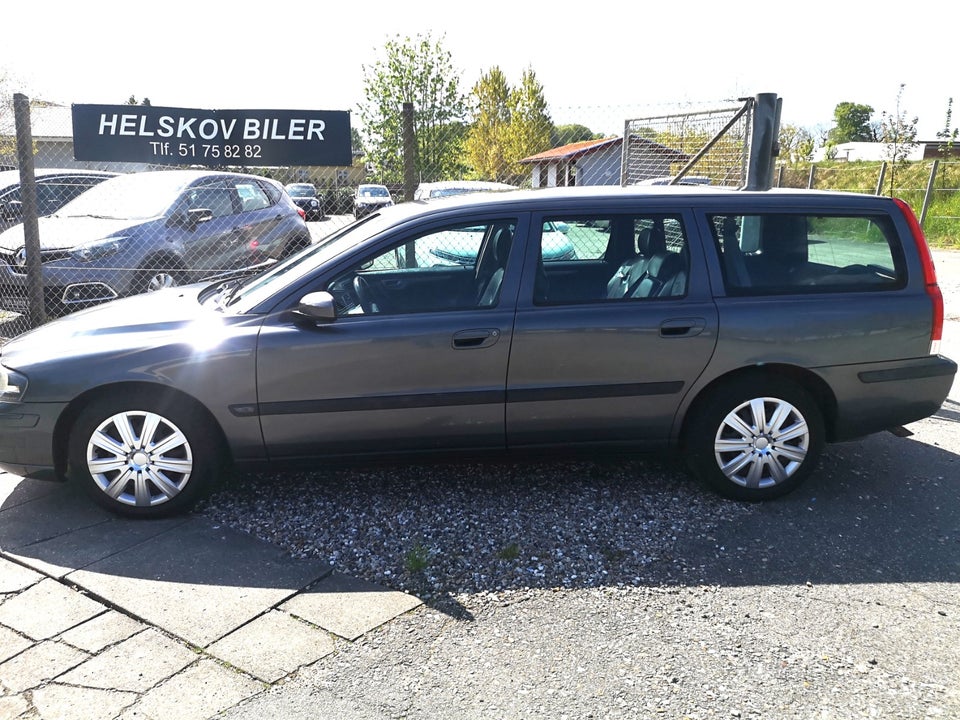 Volvo V70 2,4 SE 140 7prs 5d