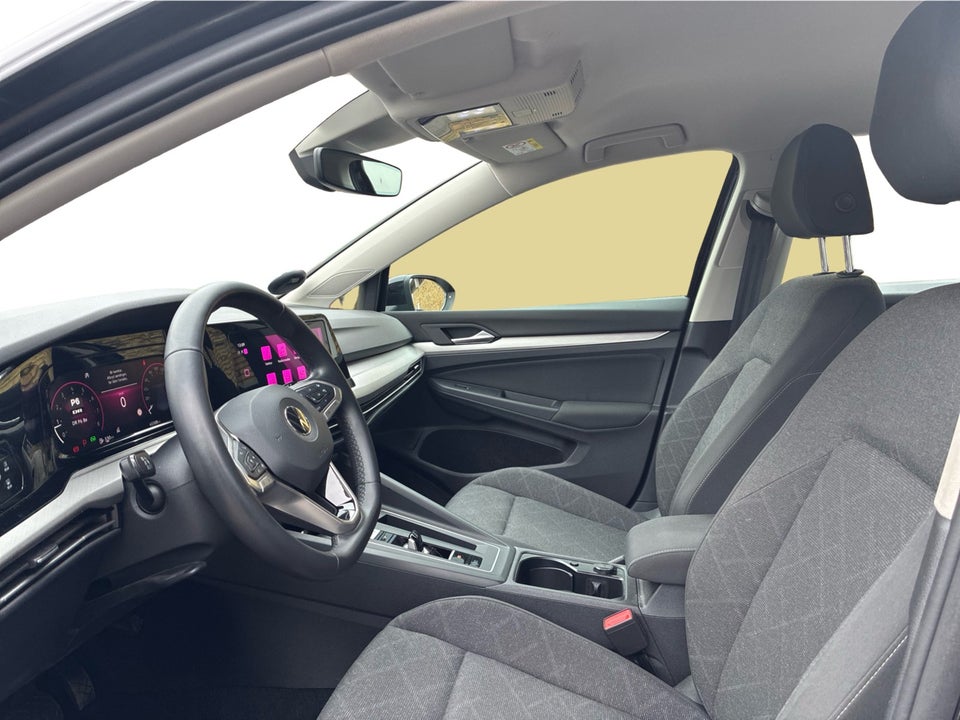 VW Golf VIII 1,5 eTSi 130 Life Variant DSG 5d