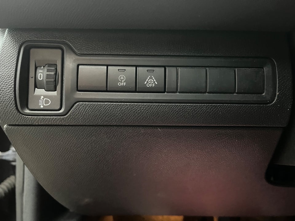 Peugeot 308 1,2 e-THP 130 Allure Sky SW 5d