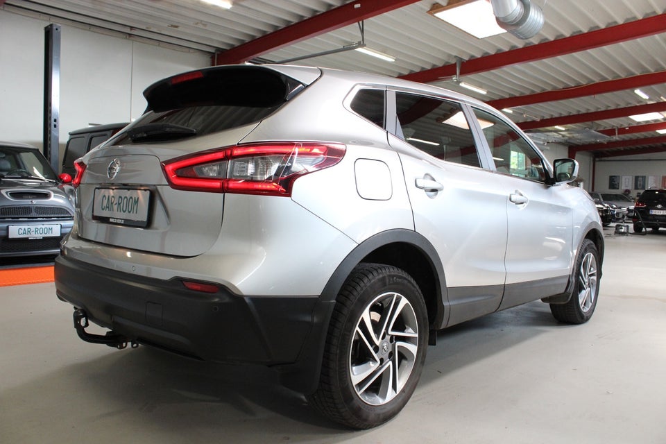 Nissan Qashqai 1,6 Dig-T 163 Acenta 5d