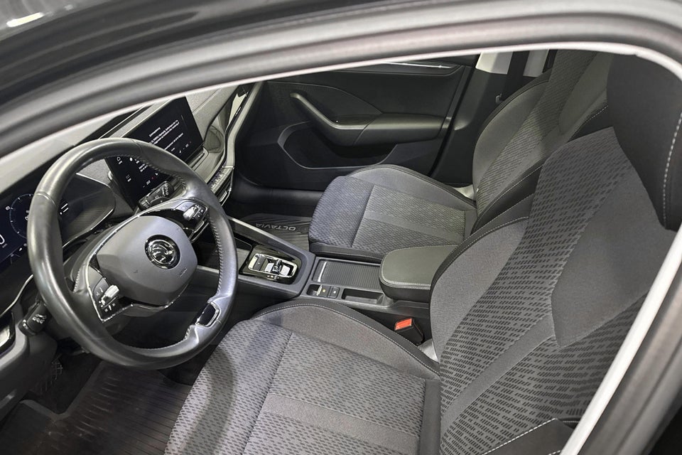 Skoda Octavia 1,4 TSi iV Plus Combi DSG 5d