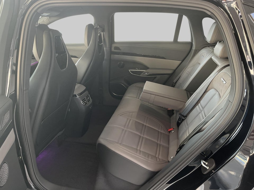 Hongqi EHS7 111 Performance 5d