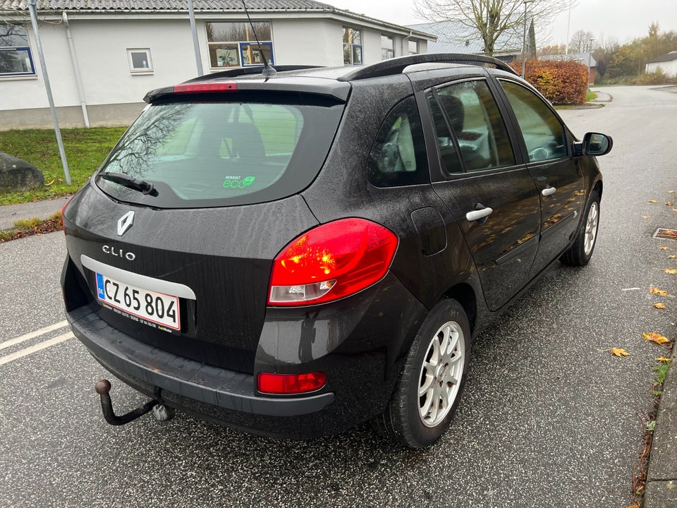 Renault Clio III 1,2 16V Authentique Sport Tourer 5d