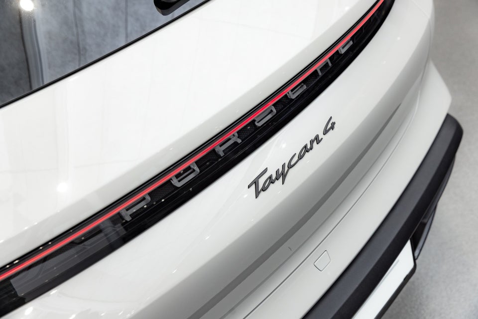 Porsche Taycan 4 Performance+ Cross Turismo 5d