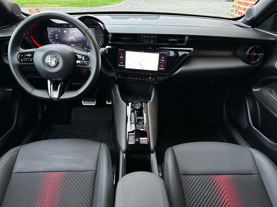 Alfa Romeo Junior Elettrica Veloce 5d