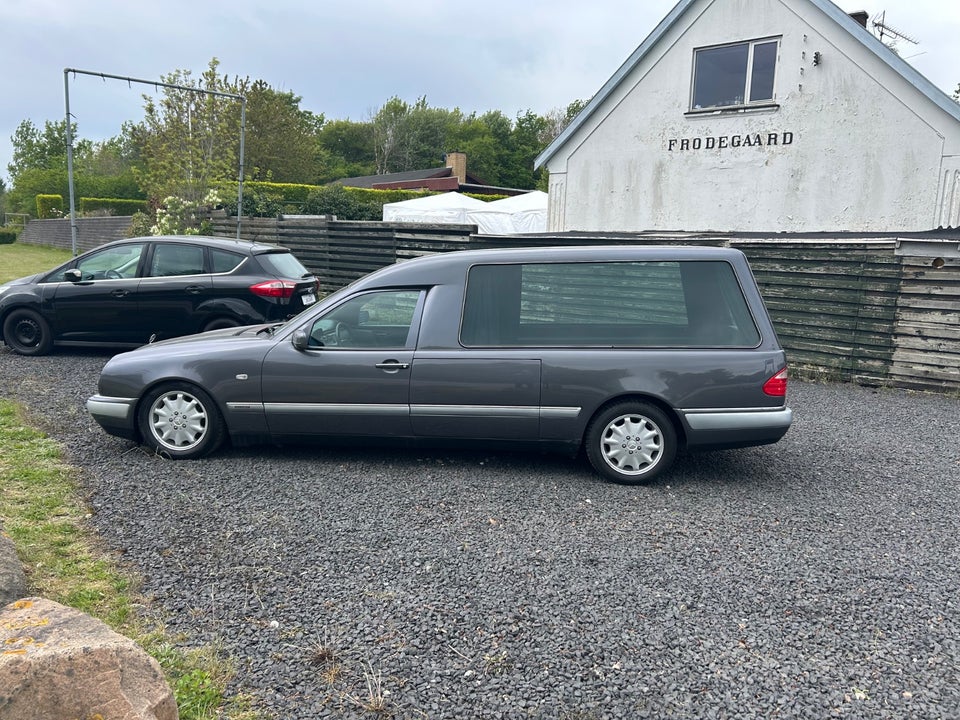 Mercedes E420 4,2 Avantgarde stc. 5d