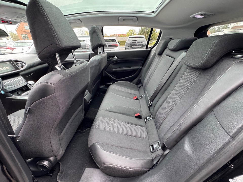 Peugeot 308 1,6 BlueHDi 120 Allure Sky 5d