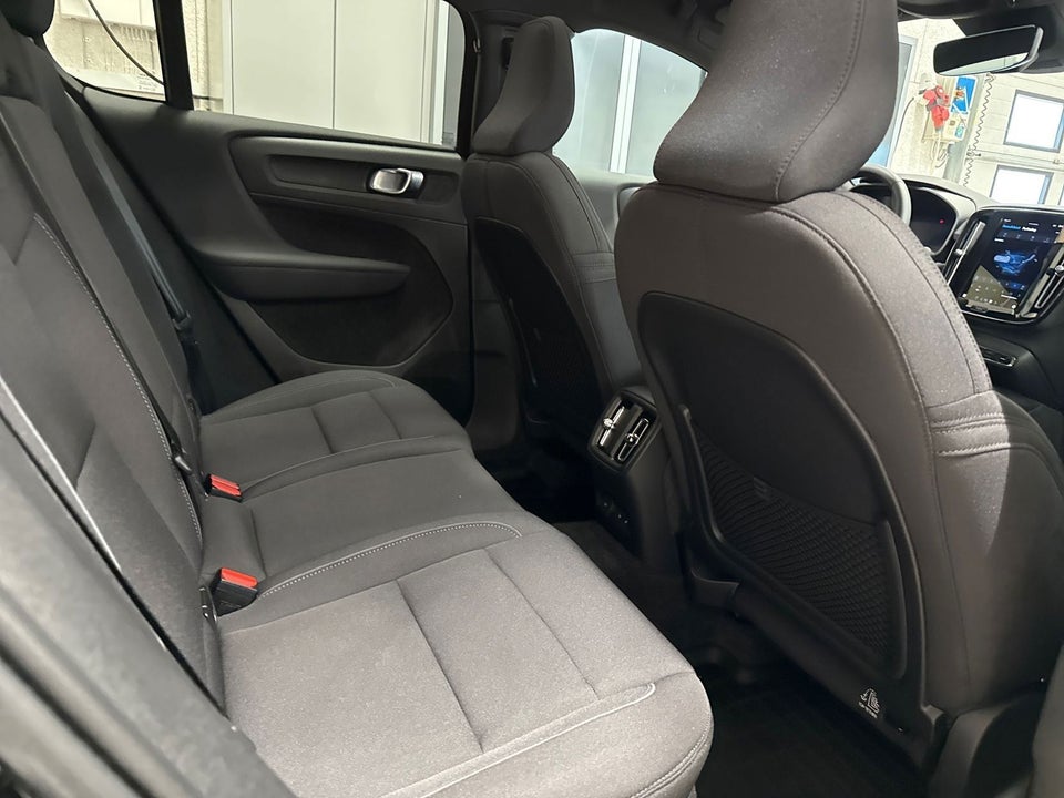 Volvo EC40 Extended Range Black Edition 5d