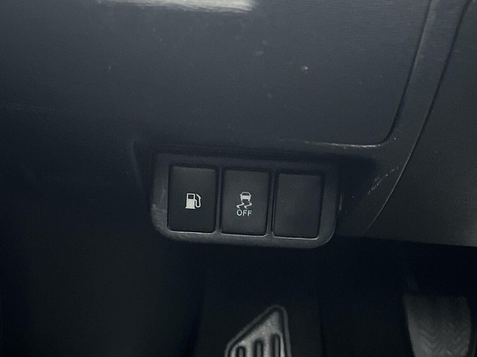 Toyota Avensis 1,6 VVT-i T1 stc. 5d