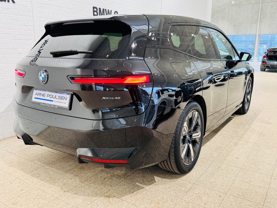 BMW iX xDrive40 Supercharged 5d