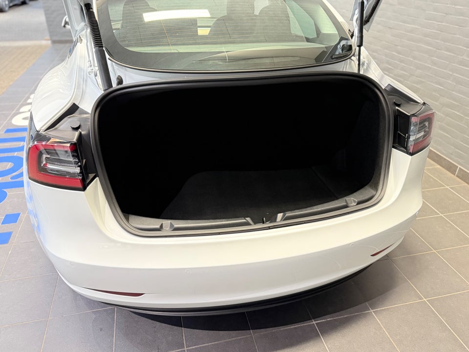 Tesla Model 3 Long Range AWD 4d