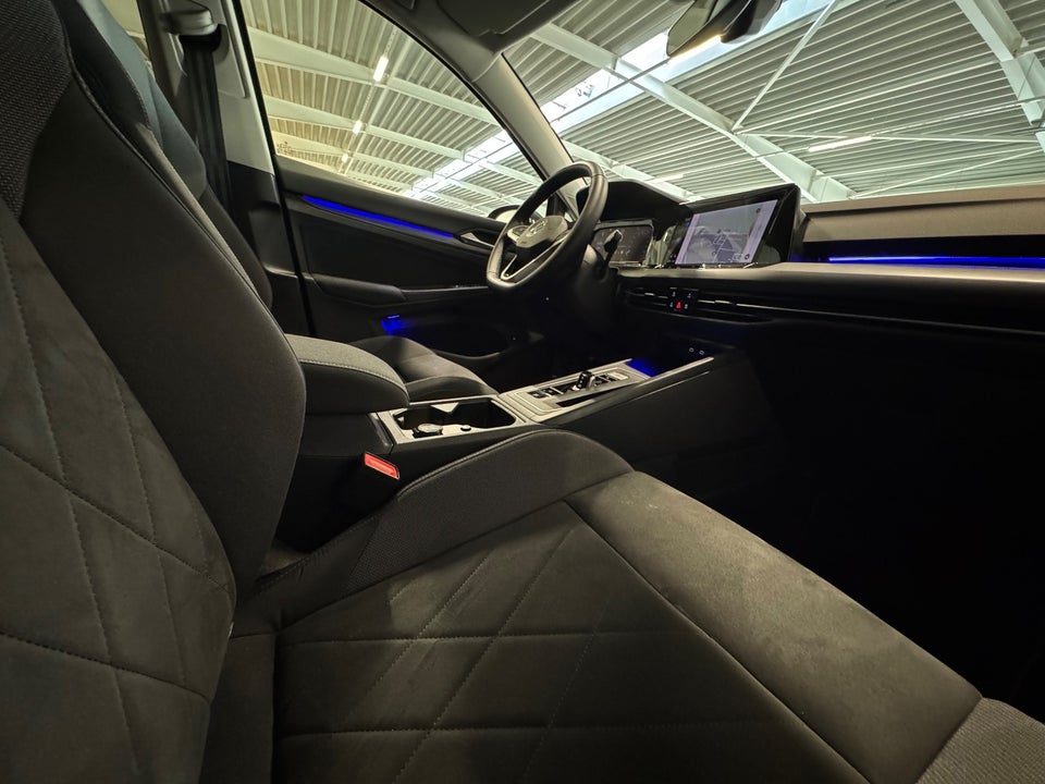 VW Golf VIII 1,4 eHybrid DSG 5d