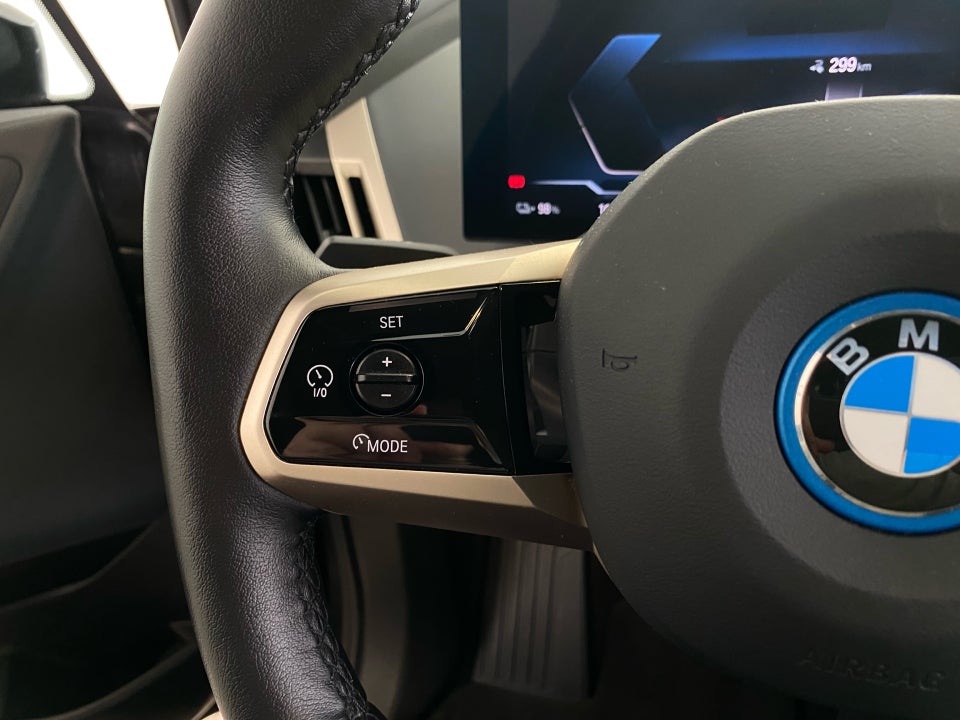 BMW iX xDrive40 Fully Charged Sport 5d