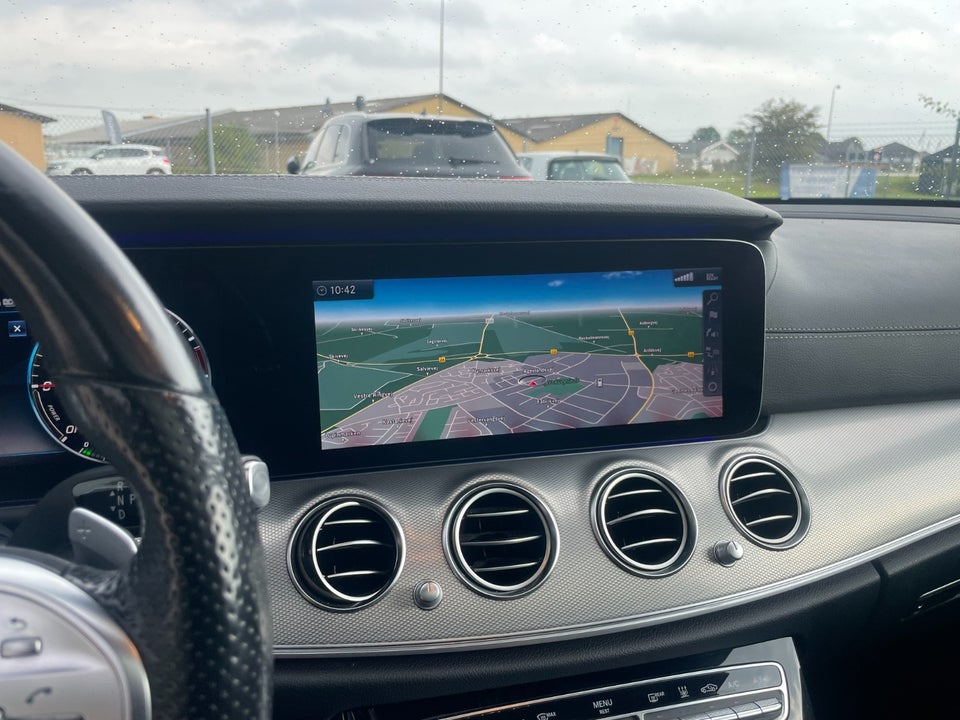 Mercedes E300 de 2,0 AMG Line stc. aut. 5d