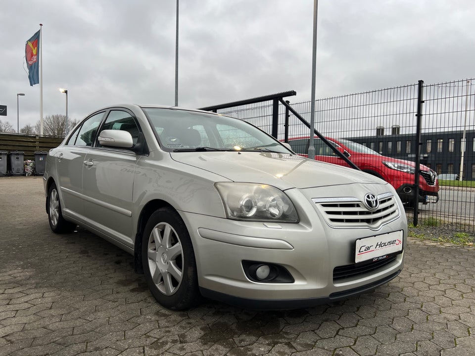 Toyota Avensis 1,8 VVT-i Terra 4d