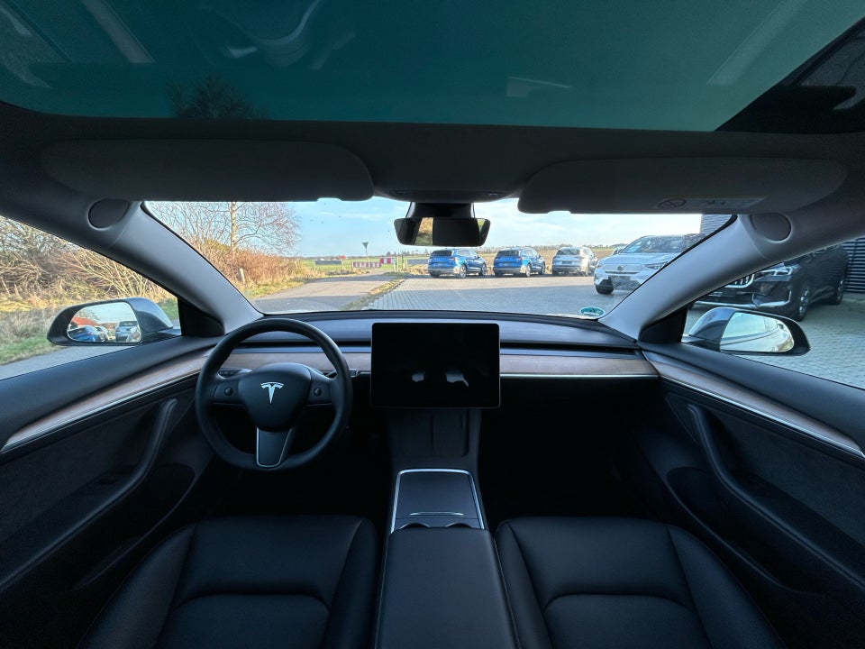 Tesla Model 3 Long Range AWD 4d