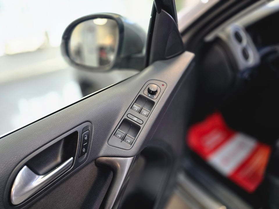 VW Tiguan 2,0 TDi 140 Sport & Style 4Motion 5d