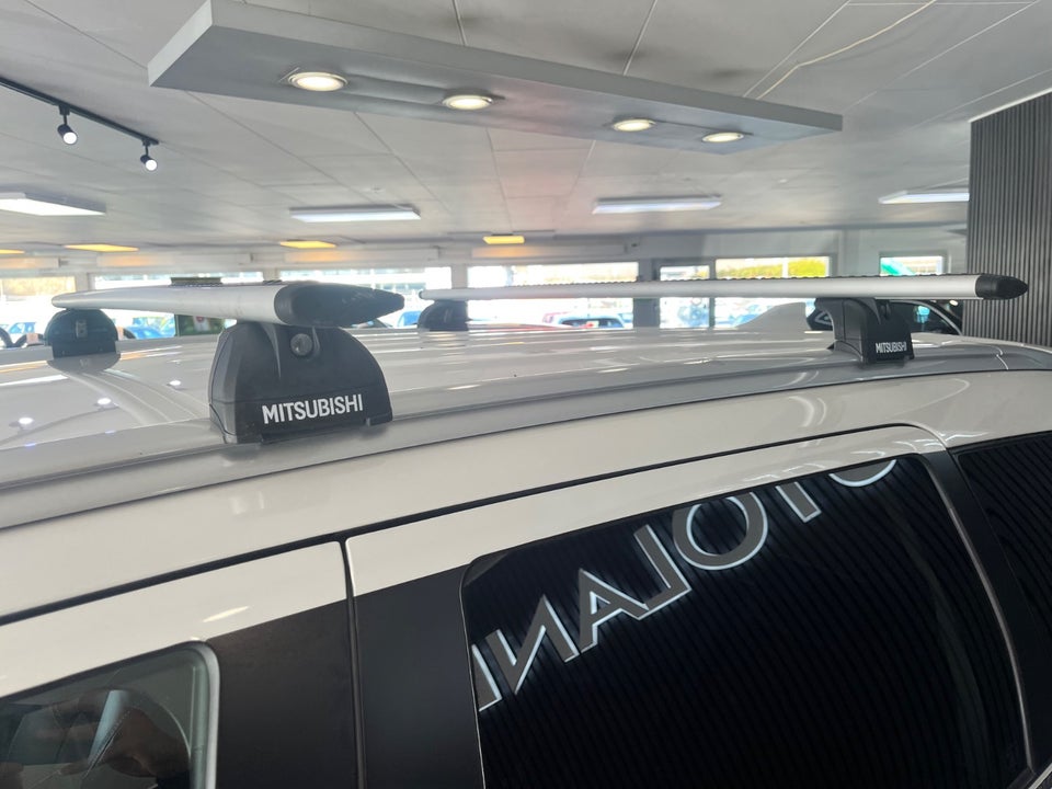 Mitsubishi Outlander 2,4 PHEV Intense CVT 4WD 5d