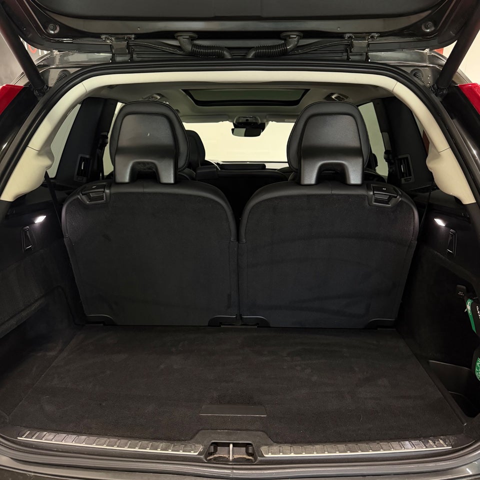 Volvo XC90 2,0 T8 ReCharge R-Design aut. AWD 7prs 5d