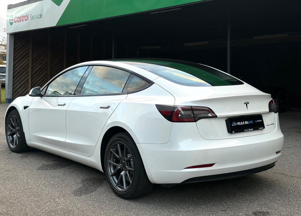 Tesla Model 3 Long Range AWD 4d