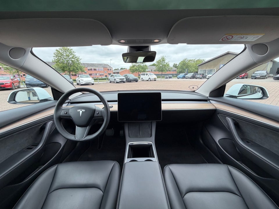 Tesla Model 3 RWD 4d