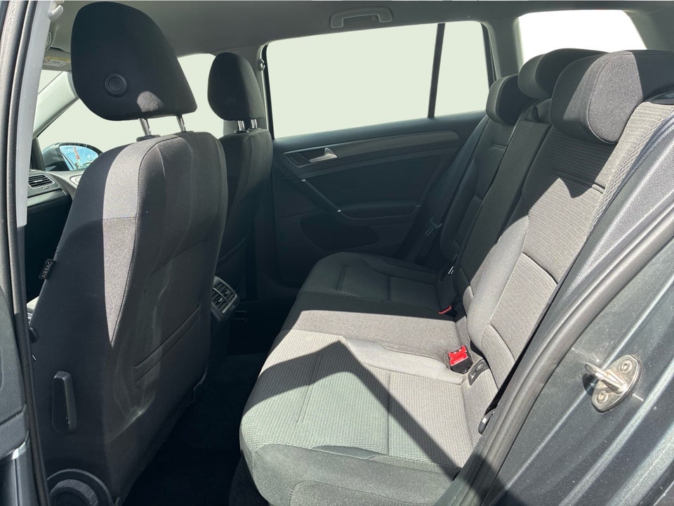 VW Golf VII 1,5 TSi 130 Comfortline Variant DSG 5d