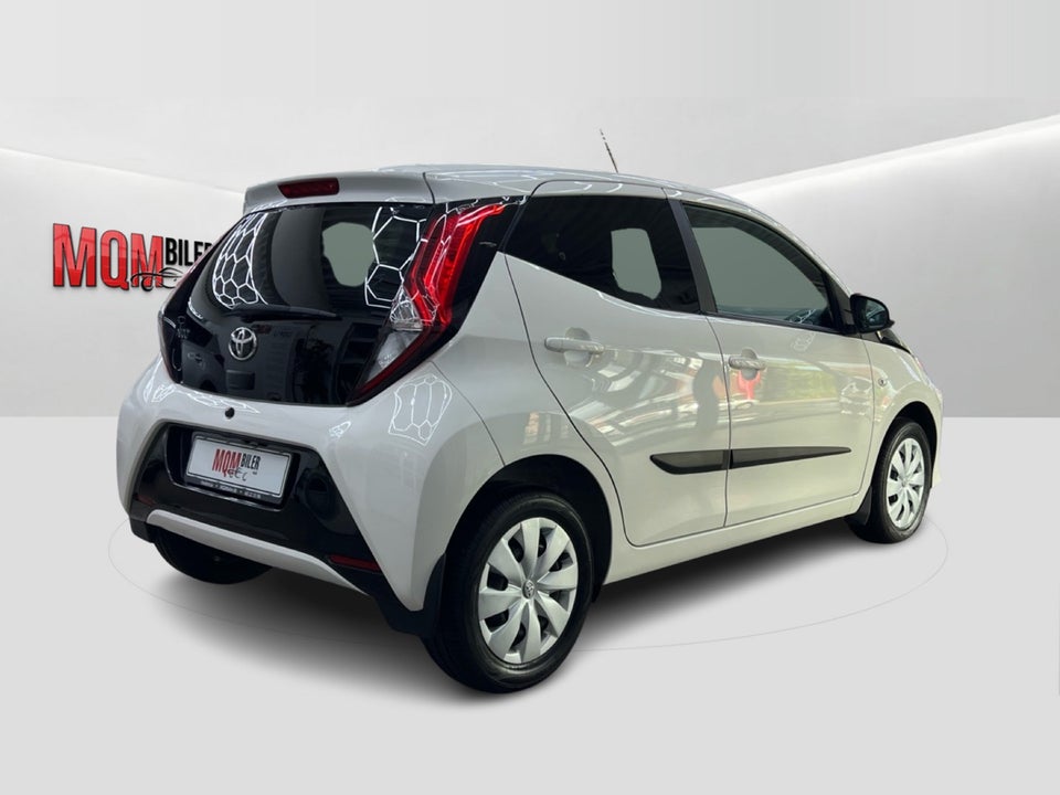 Toyota Aygo 1,0 VVT-i x-press 5d