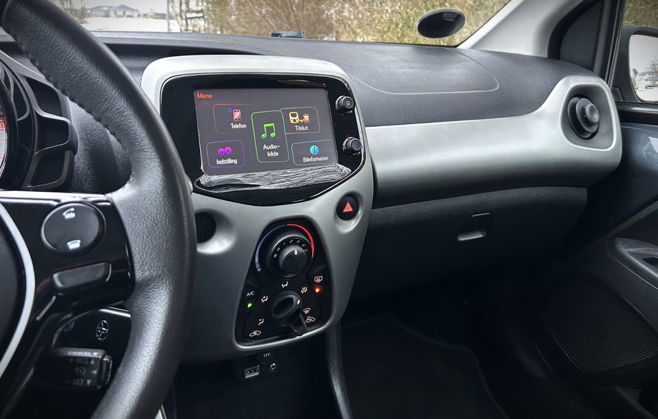 Toyota Aygo 1,0 VVT-i x-touch 5d