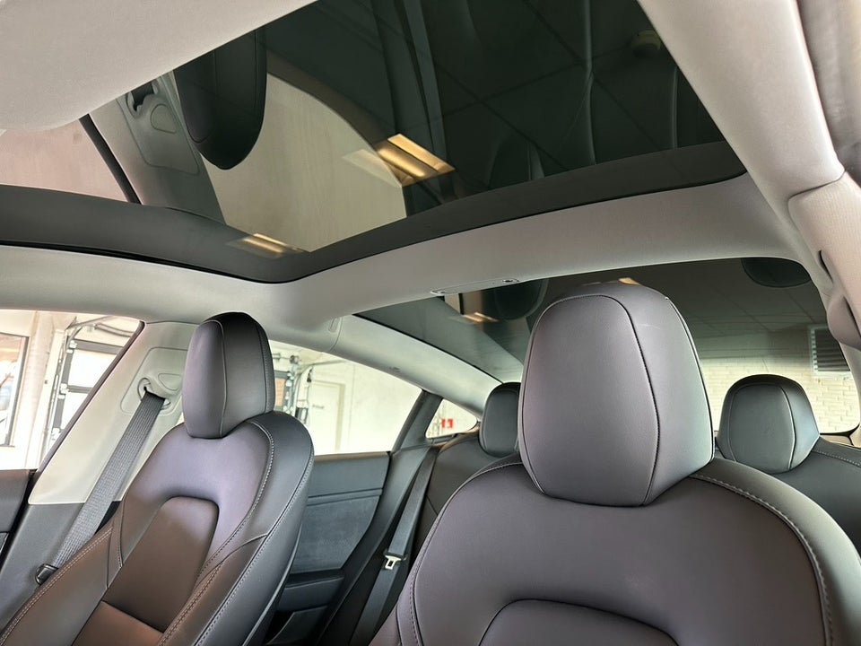 Tesla Model 3 Standard Range+ RWD 4d