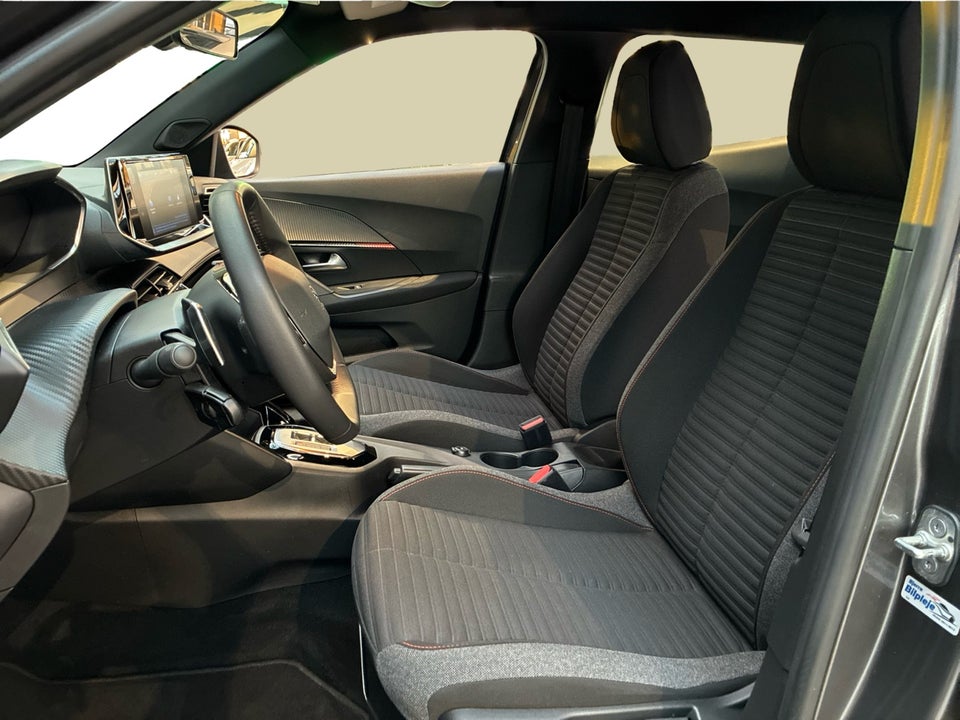 Peugeot 2008 1,2 PureTech 130 Selection EAT8 5d