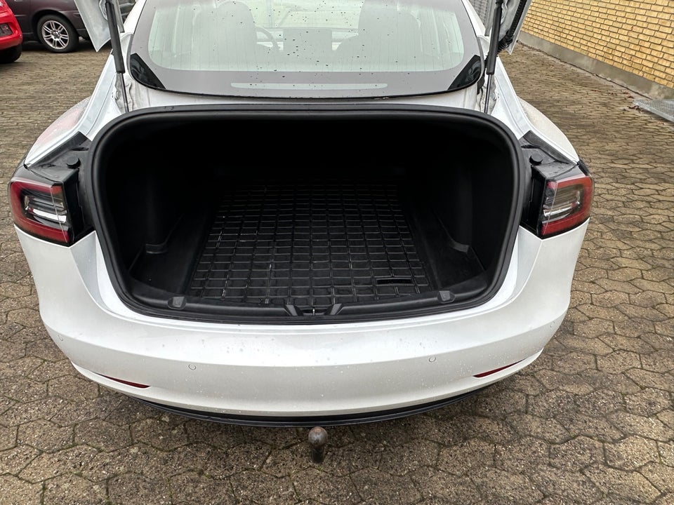 Tesla Model 3 Long Range AWD 4d